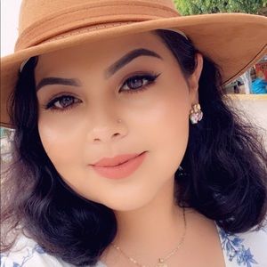 Meet your Posher, Tania